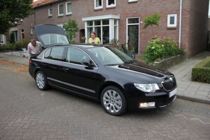 Skoda Superb 2.0 TDI 140pk Elegance (2010)