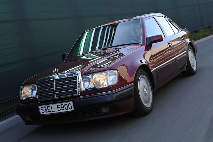 Mercedes-Benz 220 E (1993) review - AutoWeek