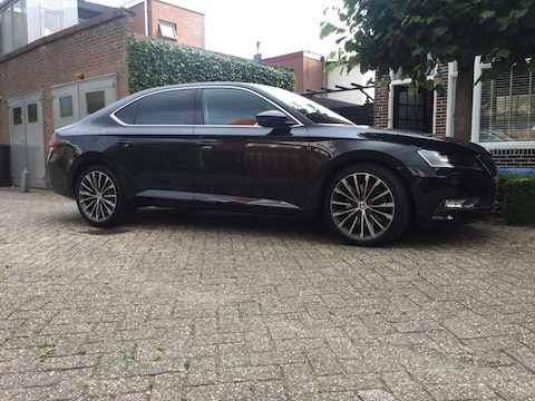 Skoda Superb 2.0 TSI 4x4 Greentech L&K Business (2017)