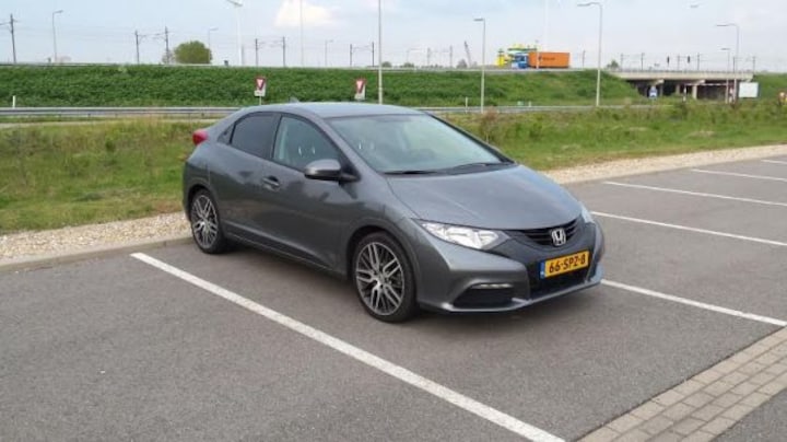 Honda Civic 1.8 Comfort (2012)