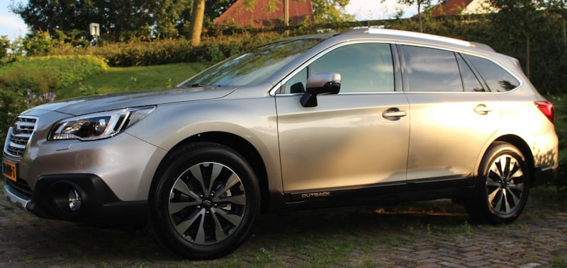 Subaru Outback 2.5i Premium (2015)