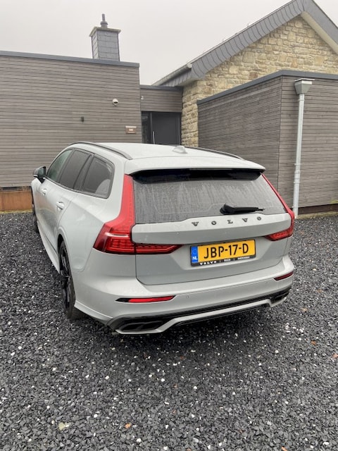Volvo V60 T6 Plug-in Hybrid AWD Essential