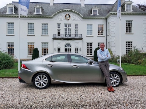 Lexus IS 300h First Edition