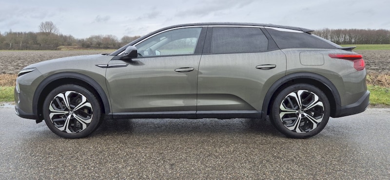 Citroen C5 X Plug-in Hybrid 180 Plus (2024)
