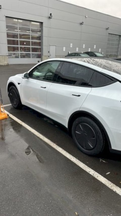 Tesla Model Y Standard RWD