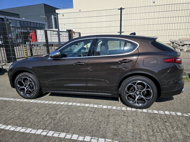 Alfa Romeo Stelvio 2.0T 280pk AWD First Edition (2017)