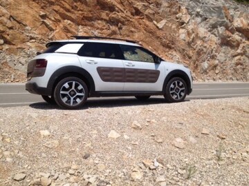 Citroën C4 Cactus PureTech 82 Shine (2015)