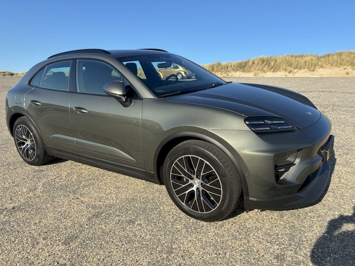 Porsche Macan 4 Electric (2026)