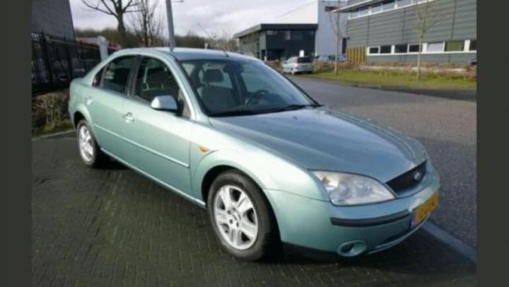 Ford Mondeo 2.0 16V Ghia (2001)