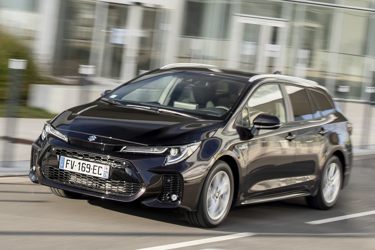 Suzuki Swace 1.8 Hybrid Style (2021) review - AutoWeek