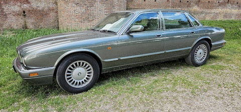 Jaguar Sovereign 3.2