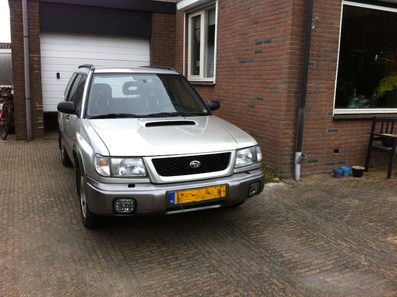 Subaru Forester 2.0 S-Turbo AWD (2001)