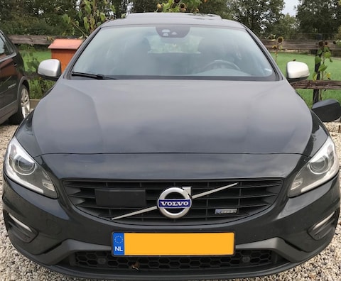 Volvo V60 D6 AWD Plugin-Hybrid R-Design