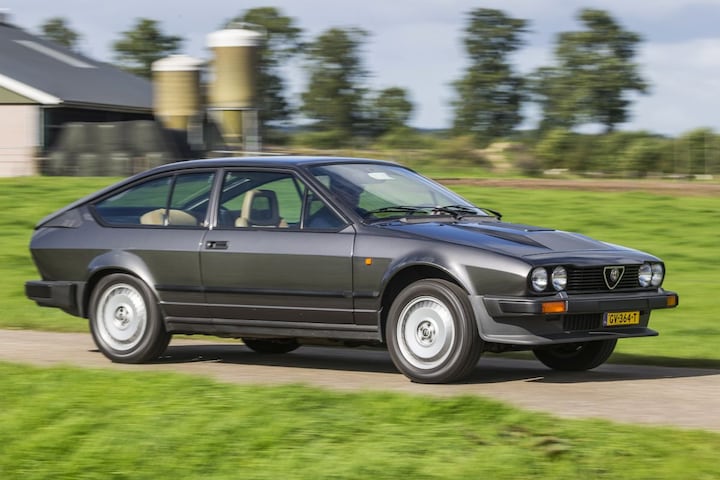 Alfa Romeo GTV6