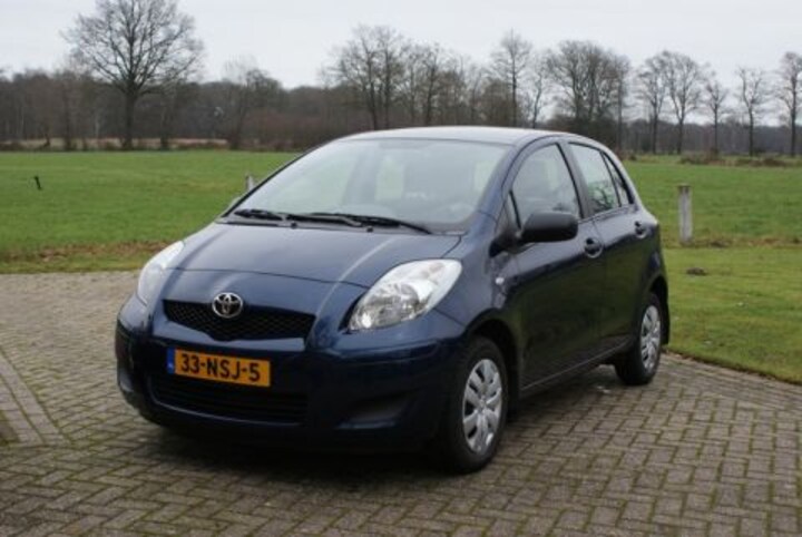 Toyota Yaris 1.0 12v VVT-i Cool