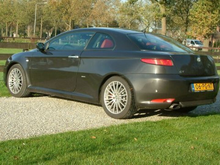 Alfa Romeo GT 1.9 JTDm 16V Distinctive