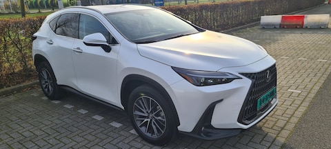 Lexus NX 450h+ 4WD Luxury Line