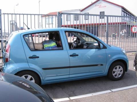 Daihatsu Sirion 2 1.0 12V DVVT Trend (2006)