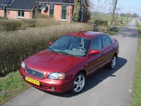 Suzuki Baleno 1.6 GLX (2001)