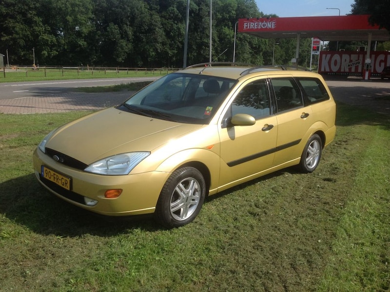 Ford Focus Wagon 1.6i 16V Trend (2000)