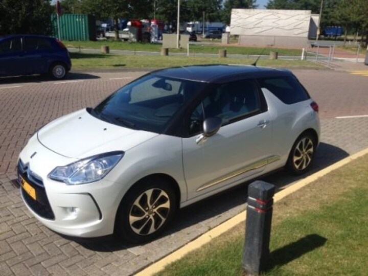 DS DS3 BlueHDi 100 Business (2015)