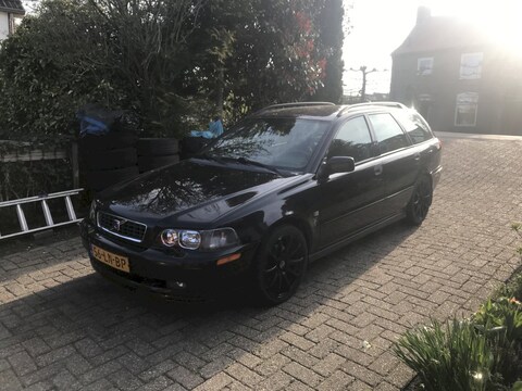 Volvo V40 T4