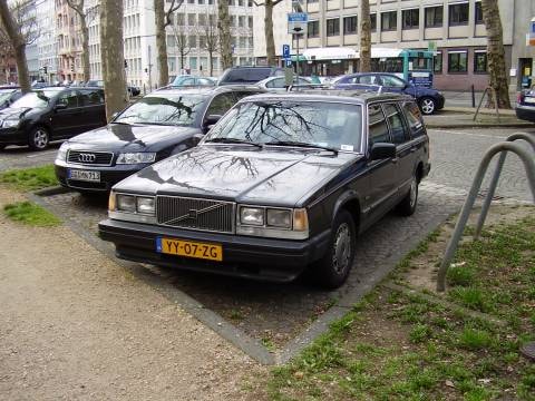 Volvo 740 GLE Estate (1988)