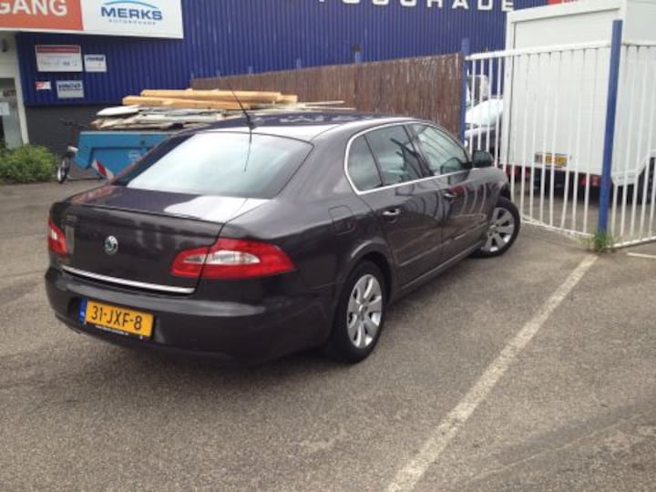 Skoda Superb 1.9 TDI Greenline (2009)
