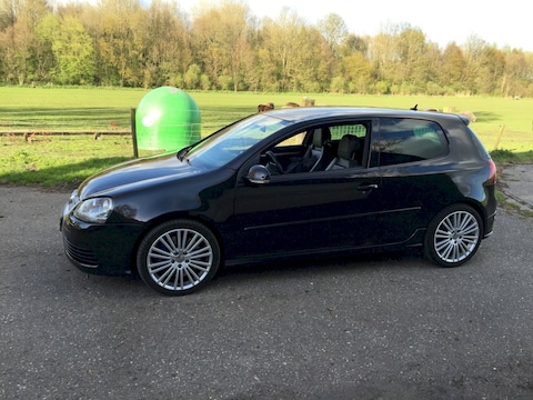 Volkswagen Golf R32