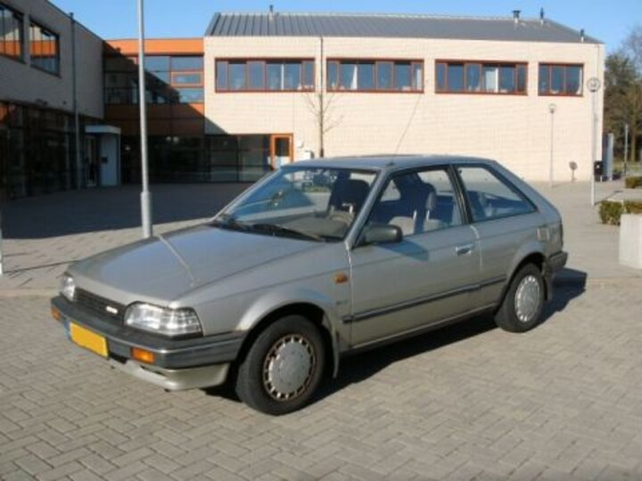 Mazda 323 1.3 LX