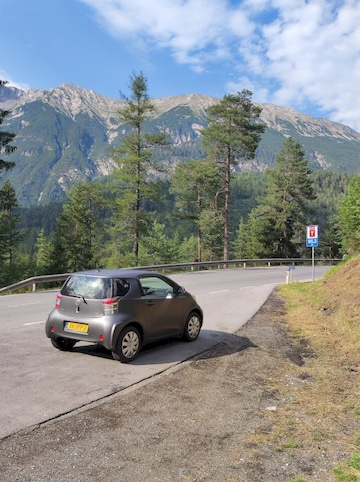 Toyota iQ 1.0 VVT-i Aspiration (2009)