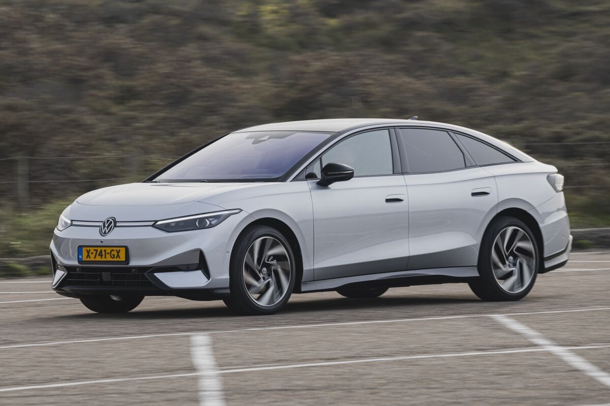 Volkswagen ID7 Pro S Rijdt Bijna 950 Kilometer Zonder Bij Te Laden