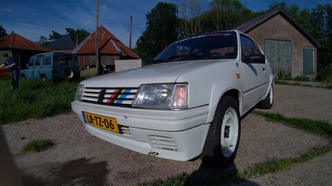 Peugeot 205