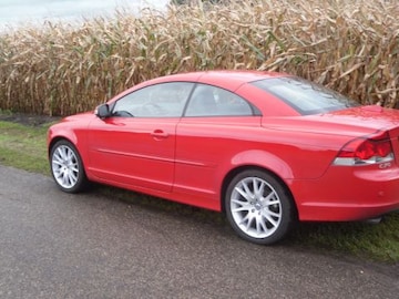 Volvo C70 T5 Momentum (2008)