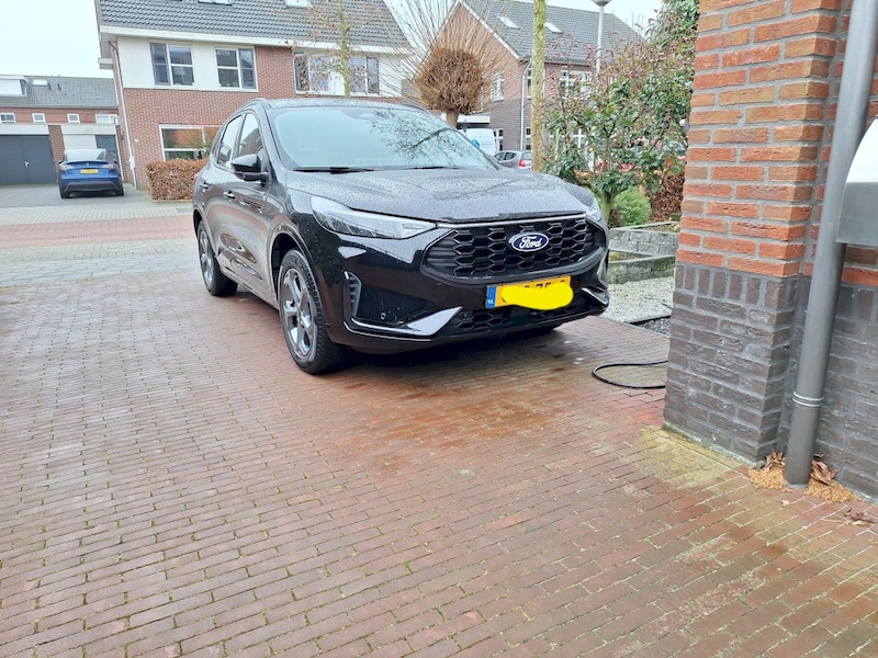 Ford Kuga 2.5 PHEV ST-Line (2024)