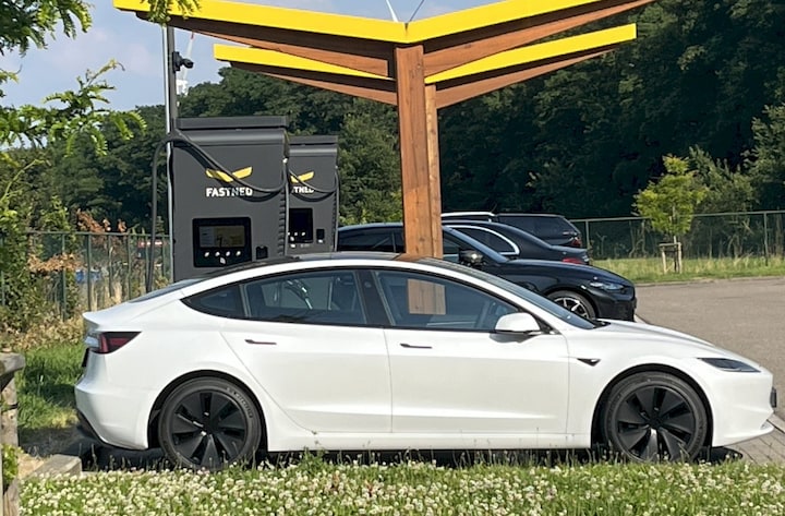 Tesla Model 3 RWD (2024)