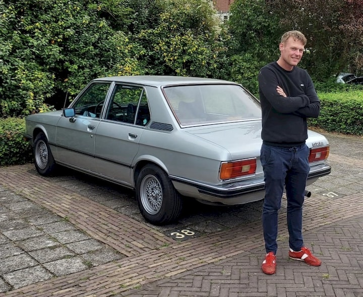 BMW 528i (1977)