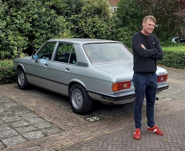 BMW 528i (1977)