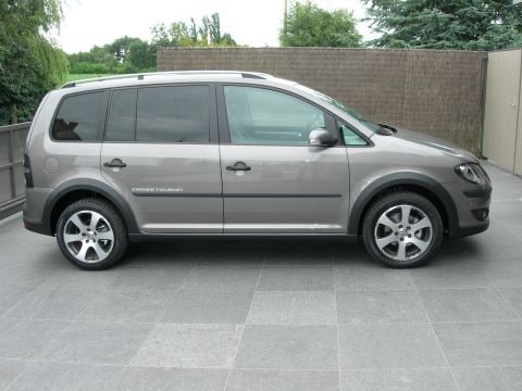 Volkswagen CrossTouran 2.0 TDI 140pk (2008)