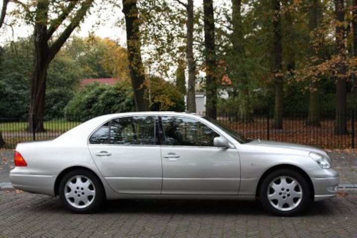 Lexus LS 430 (2001)