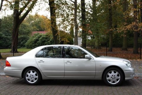 Lexus LS 430 (2001)