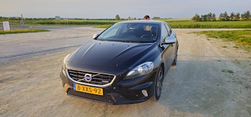 Volvo V40 D4 R-Design (2014)