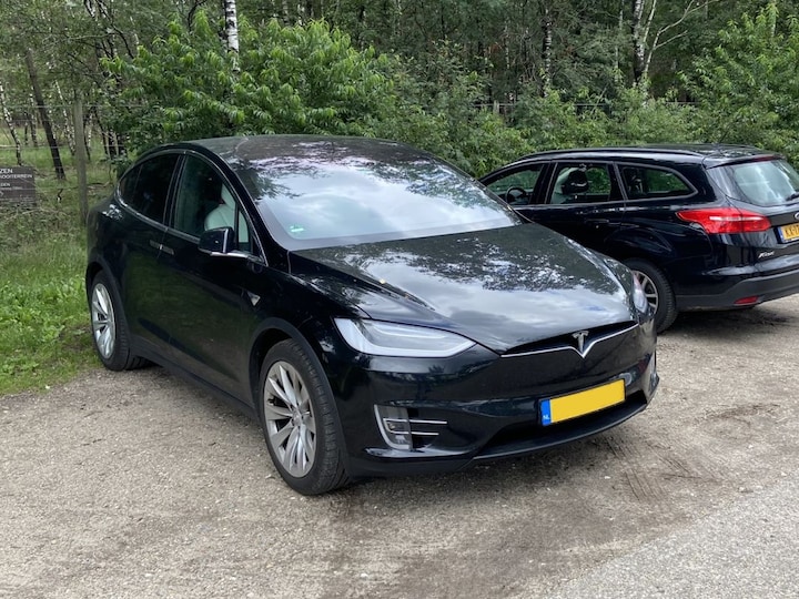 Tesla Model X 75D (2017)