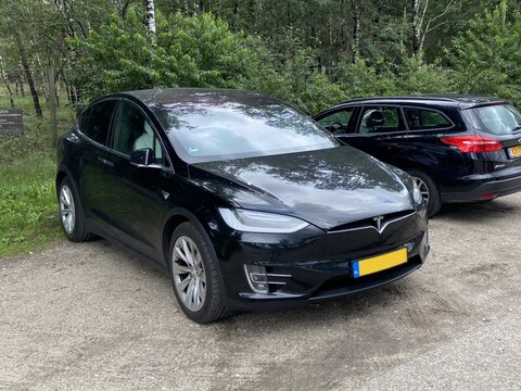 Tesla Model X 75D