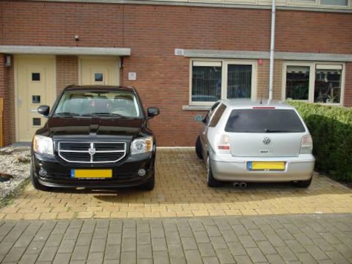Dodge Caliber 1.8 SXT (2007)