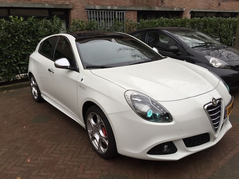 Alfa Romeo Giulietta 1.4 Turbo MultiAir Distinctive (2011)