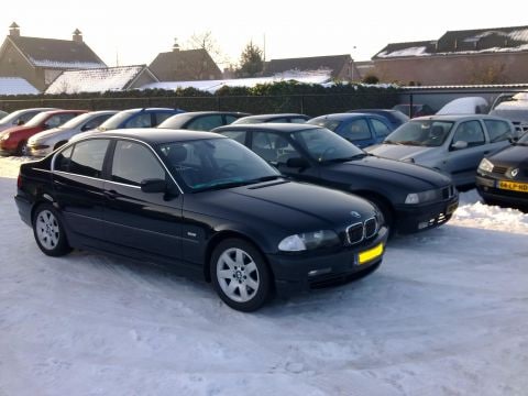 BMW 328i Executive (1999)