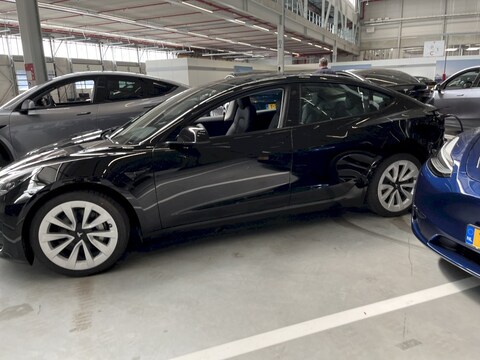 Tesla Model 3 RWD
