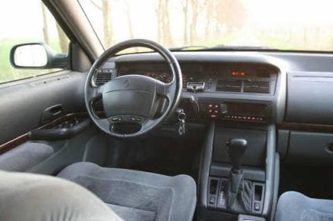 Renault Safrane RXE 2.5 (1998)