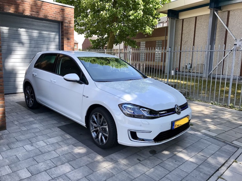 Volkswagen e-Golf (2017)